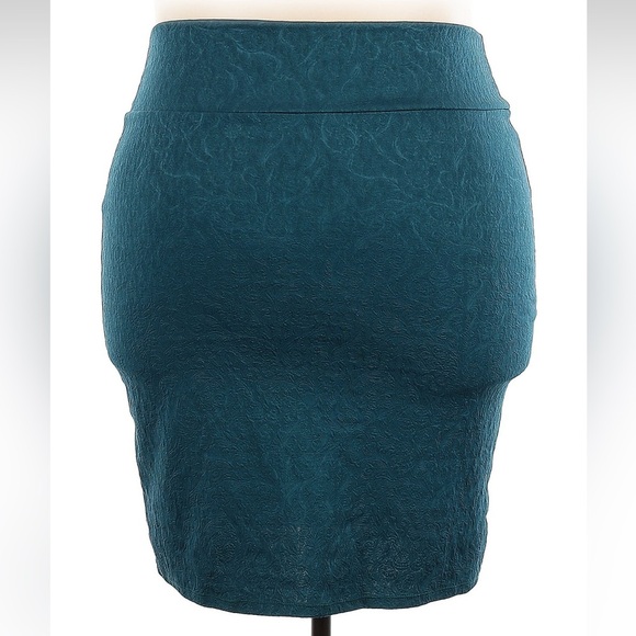 LuLaRoe Blue Teal Cassie Pencil Skirt Floral Print Stretchy Plus Size 3X - Picture 2 of 5